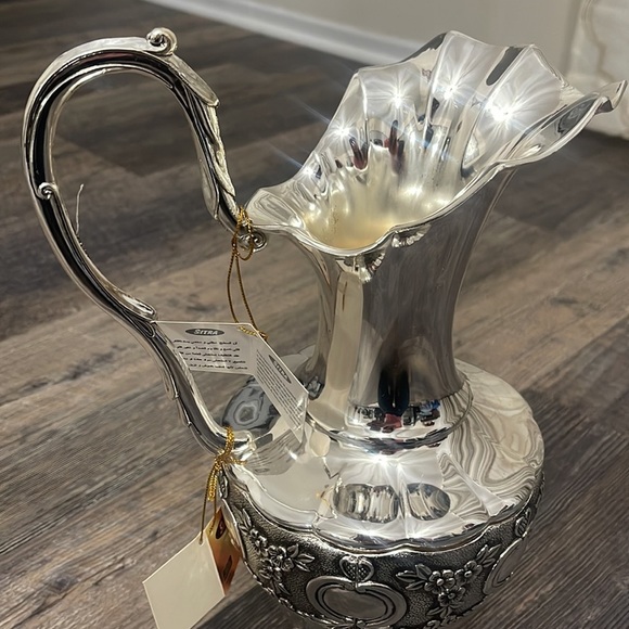 Jug - Picture 4 of 12